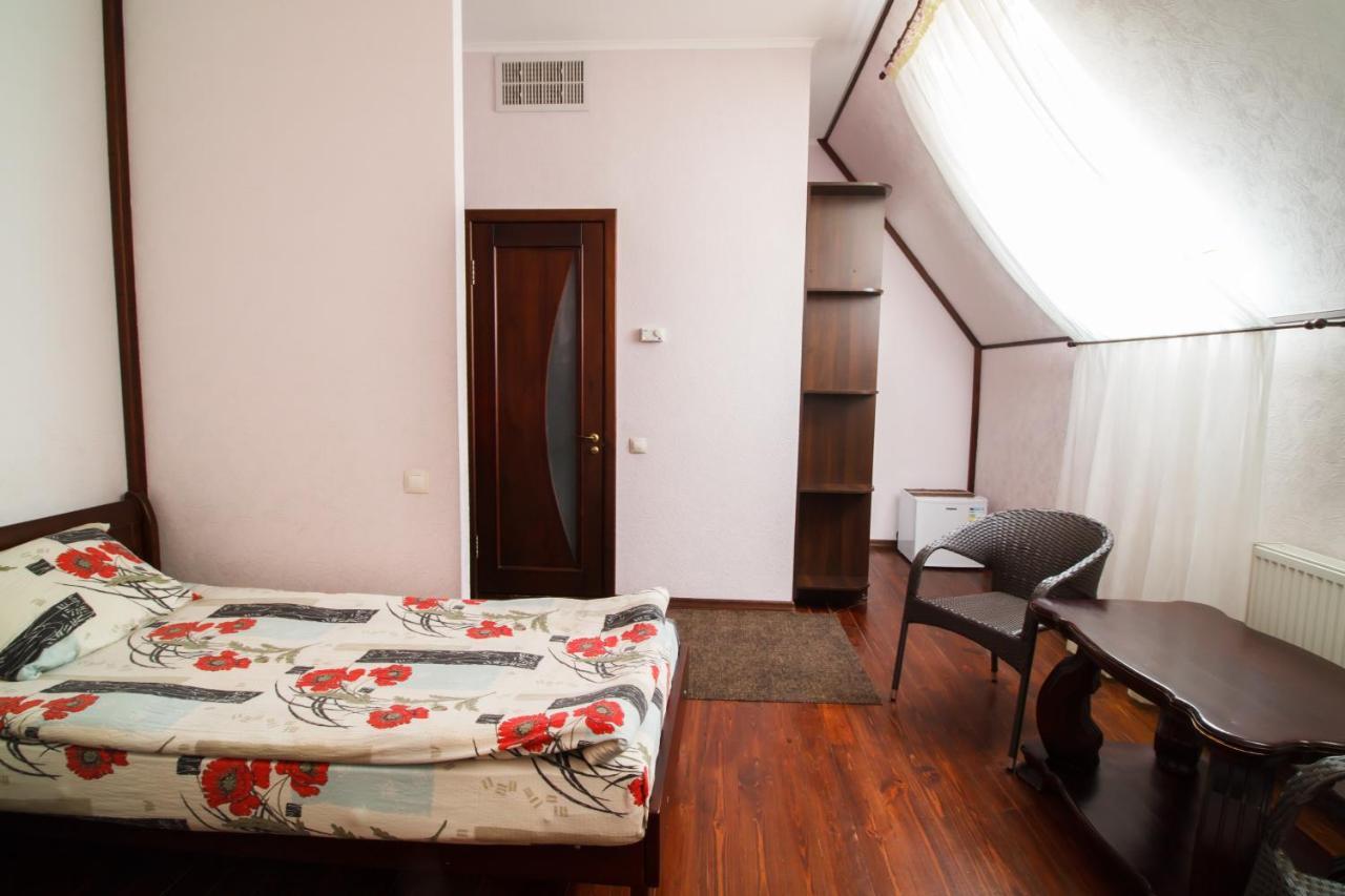 חארקיב Hotel On Khmelnytskogo 8 מראה חיצוני תמונה